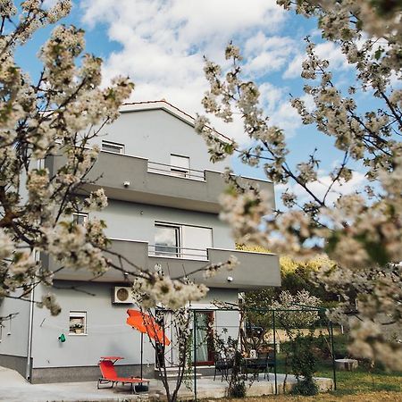 Apartments Essentia Подстрана Экстерьер фото