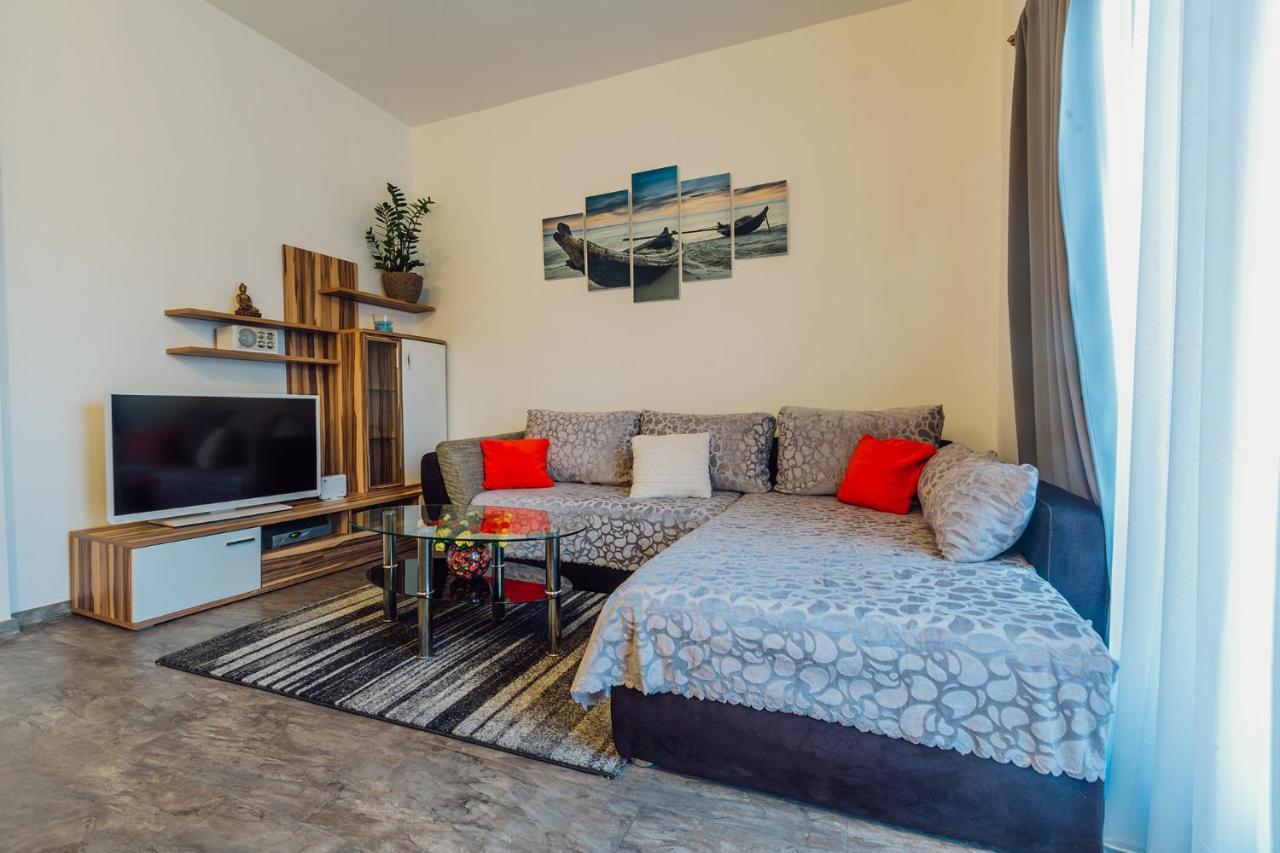 Apartments Essentia Подстрана Экстерьер фото