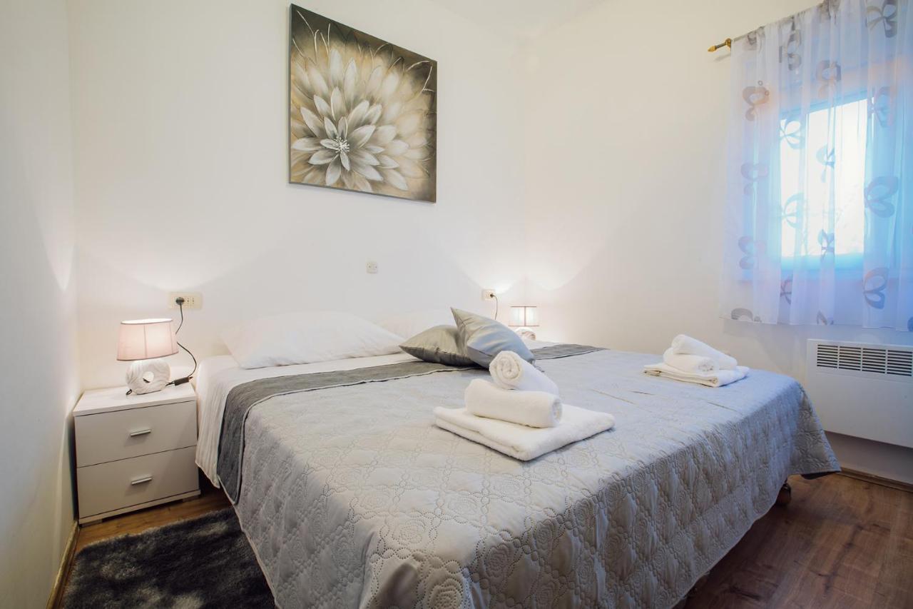 Apartments Essentia Подстрана Экстерьер фото