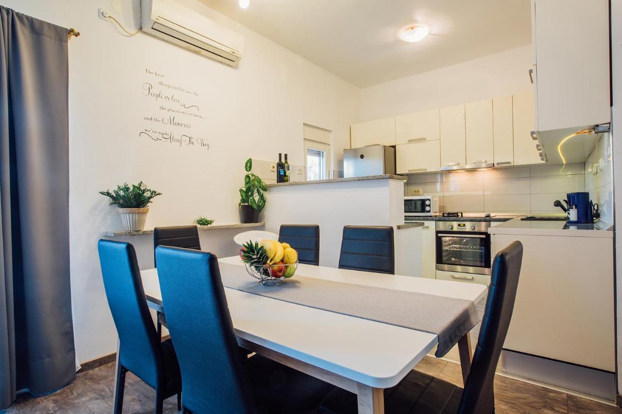 Apartments Essentia Подстрана Экстерьер фото