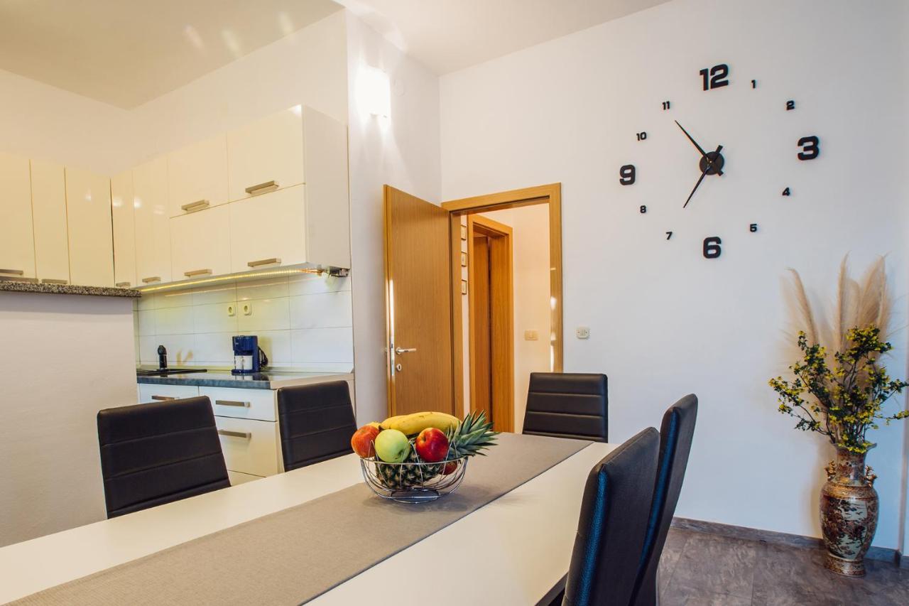 Apartments Essentia Подстрана Экстерьер фото